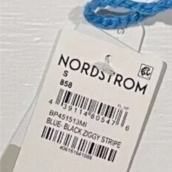 BP Crochet Zig Zag Stripe Tie Back Halter Crop Top Blue small USED FLAWED - Picture 13 of 13